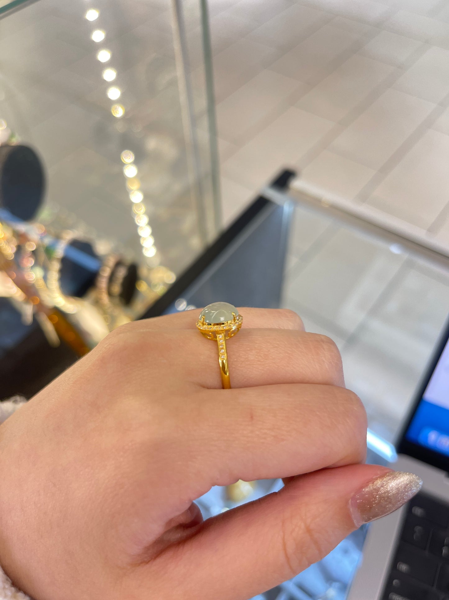 18k gold, ice jade and diamonds ring