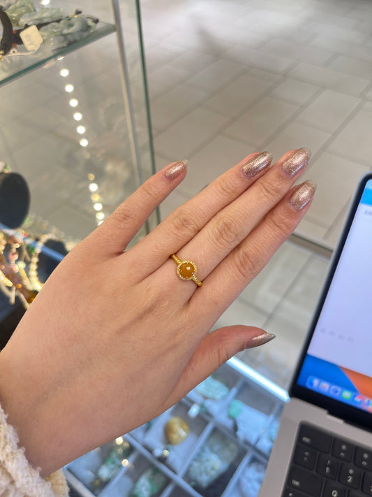 18k gold, yellow jade and diamonds ring