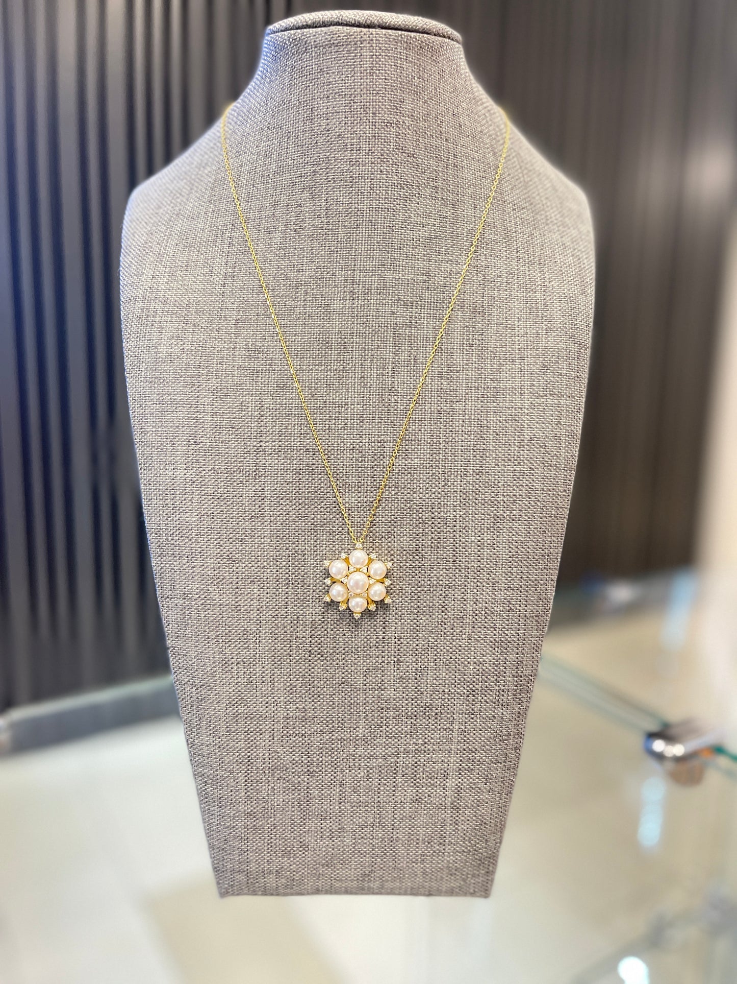 Pearls necklace