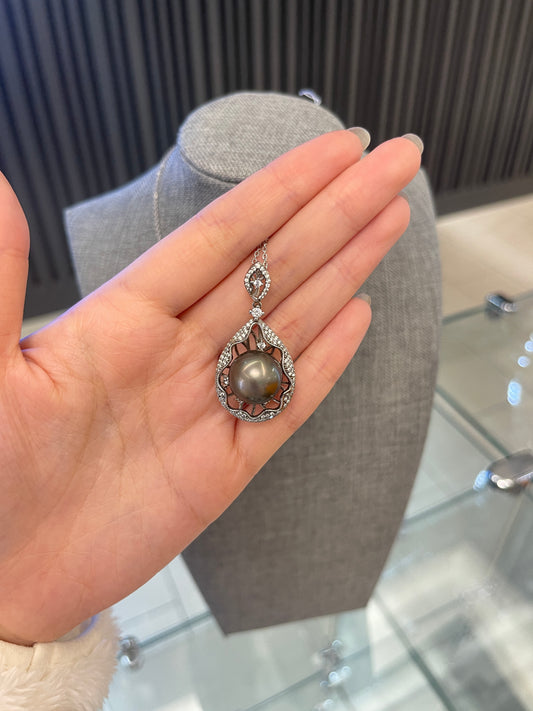 Tahitian black pearl necklace
