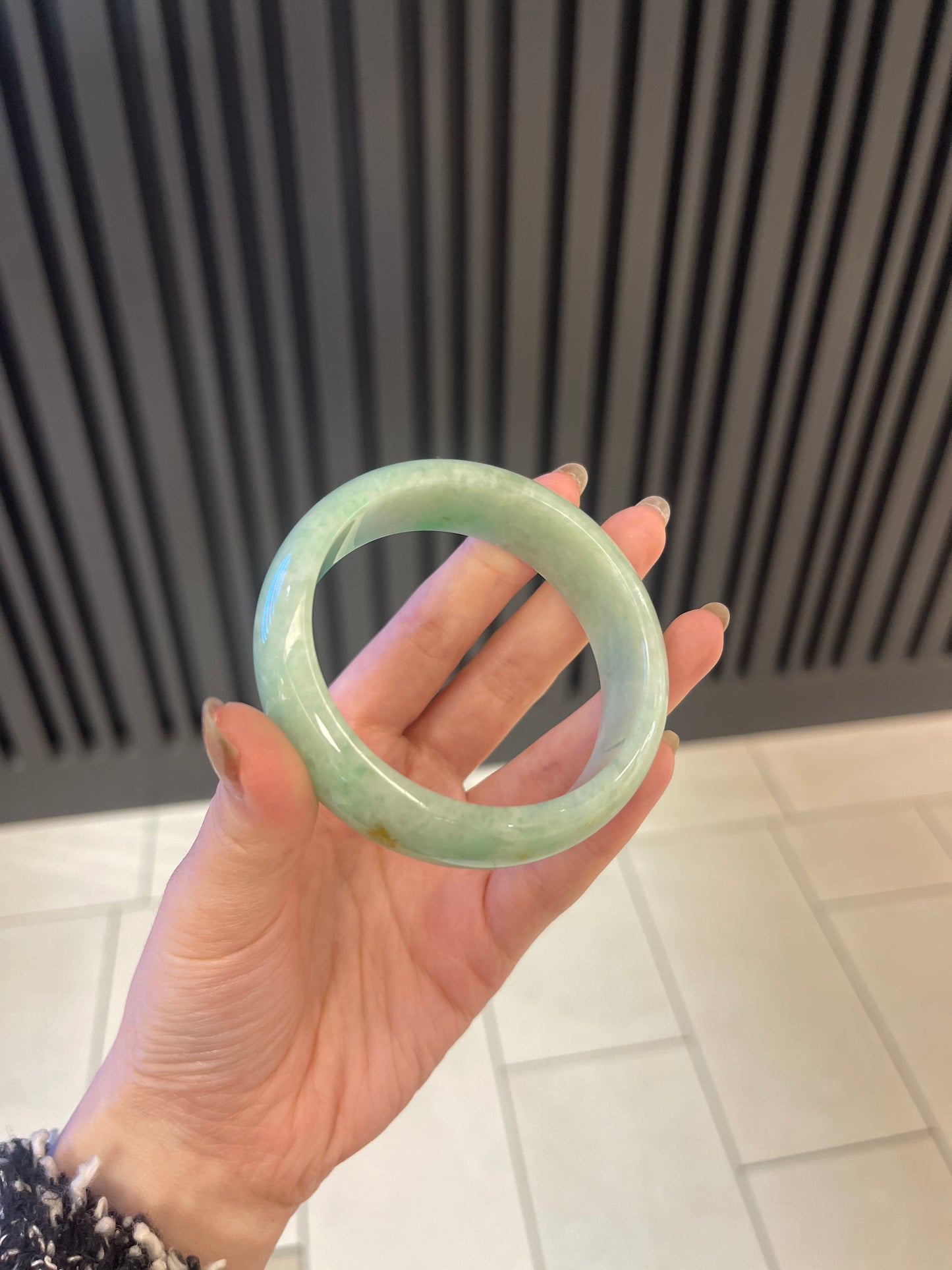58.1mm Burmese Green Jadeite Bangle