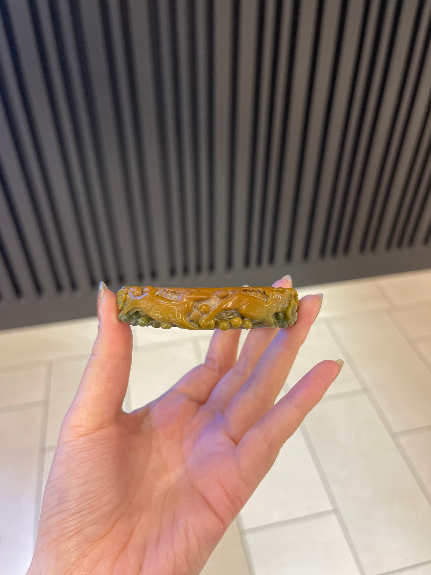 56.9mm Burmese Jadeite Bangle