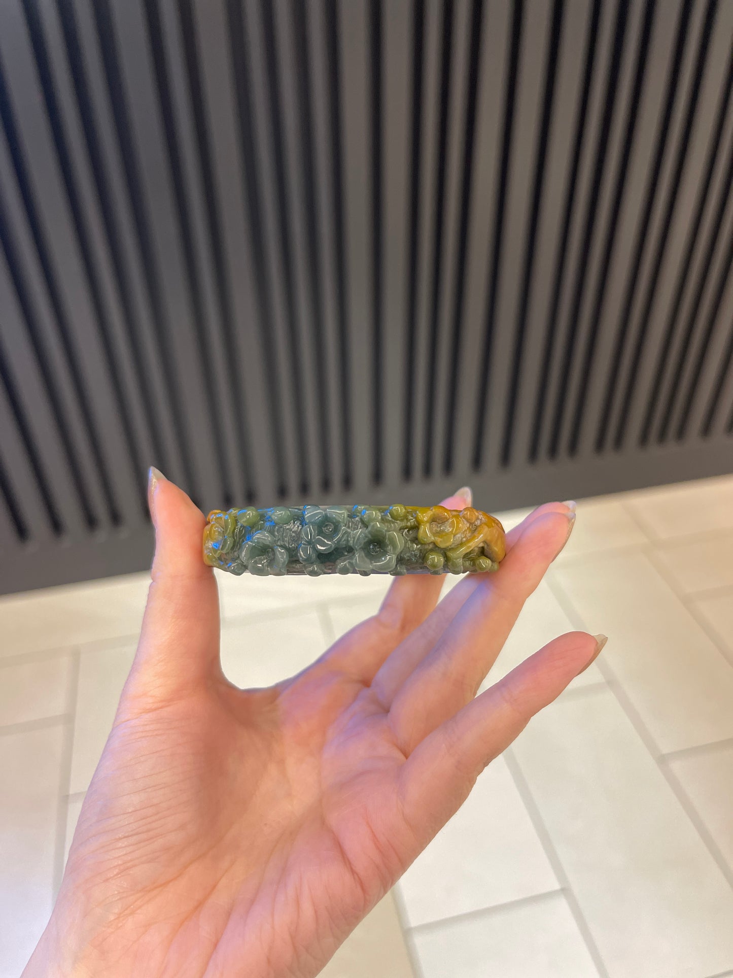 56.9mm Burmese Jadeite Bangle