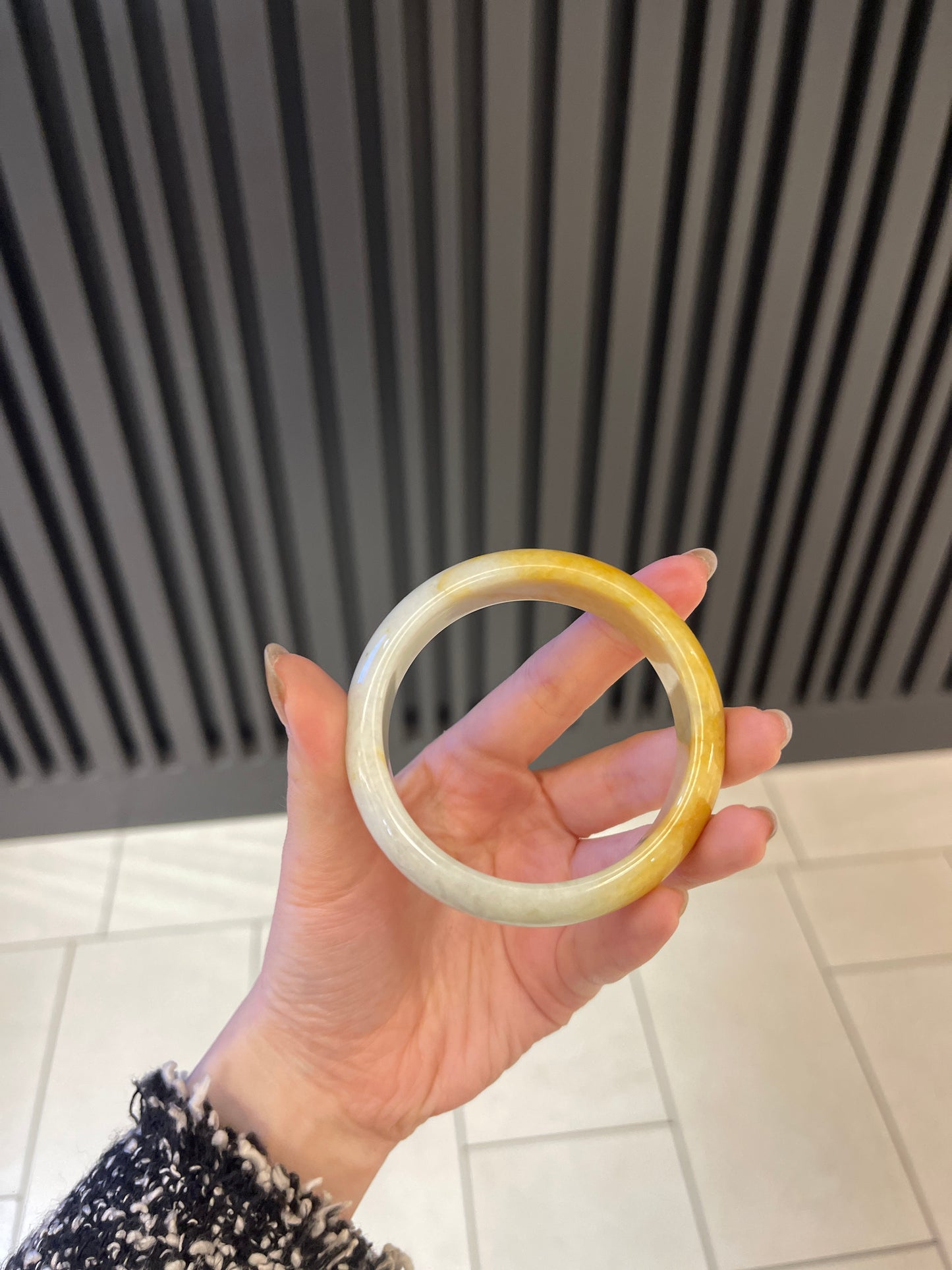 53.9mm Yellow Burmese Jadeite Bangle Grade A